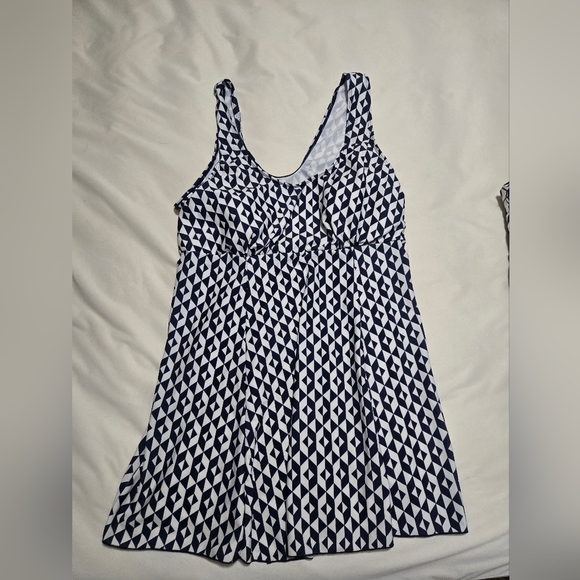 Geometric Patterned Bikini Top - Picture 2 of 2